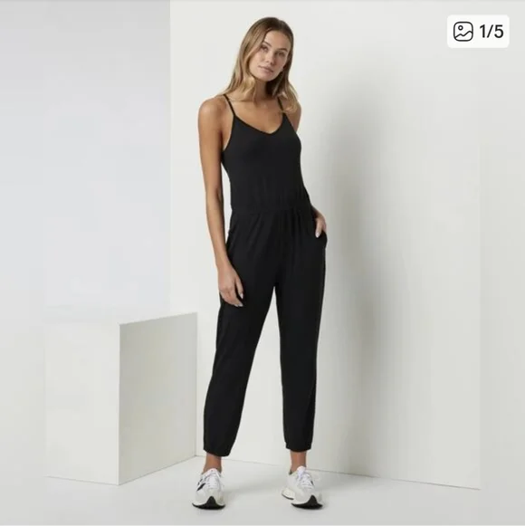 Vuori Lux Jogger Jumpsuit Black Size Medium - Picture 1 of 7
